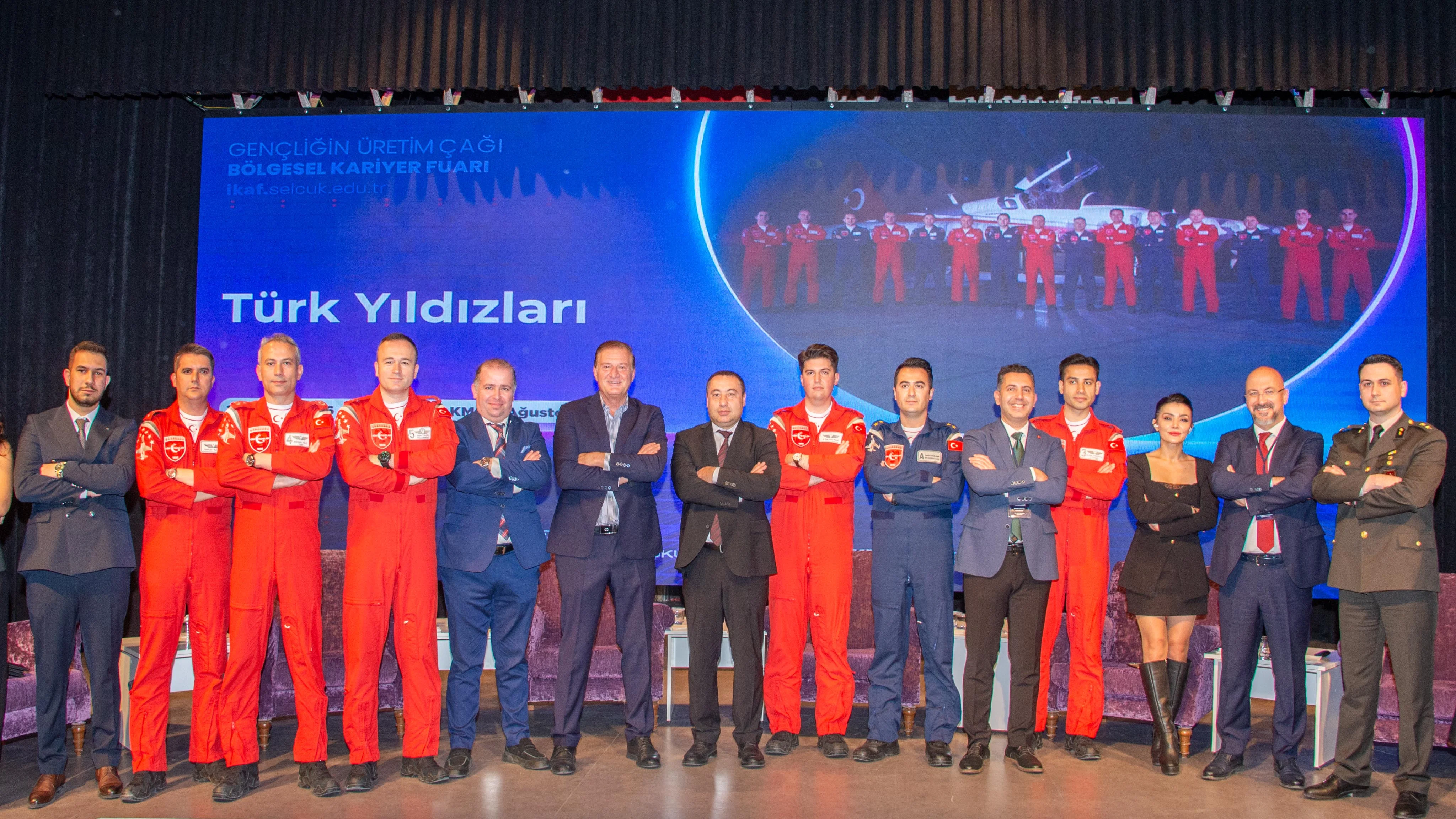 Türk Yıldızları, İKAF’26 kapsamında öğrencilerle buluştu